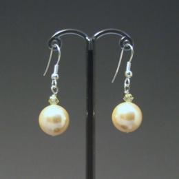 ピアス